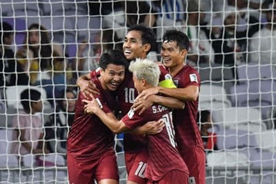 Thái Lan đội đầu tiên của Đông Nam Á vào vòng knock-out Asian Cup